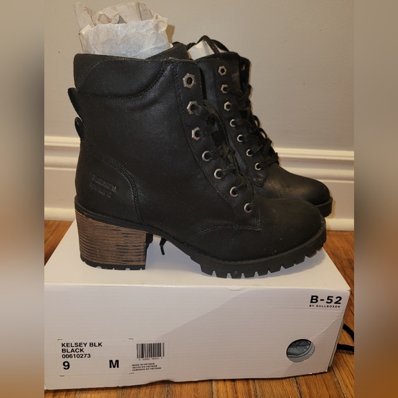 B-52 Black heeled boots - Picture 2 of 4